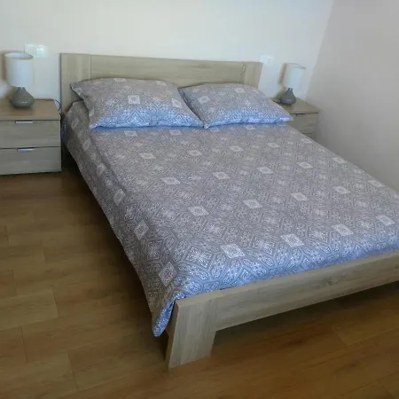 Korkyra Melaina Medvinjak