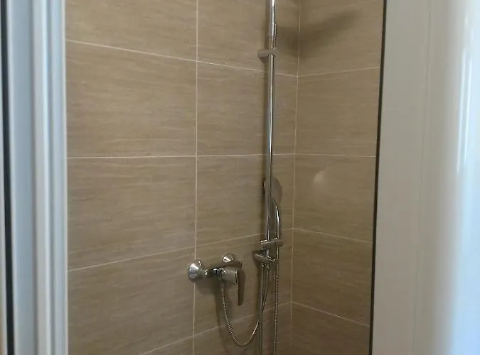 Korkyra Melaina Medvinjak