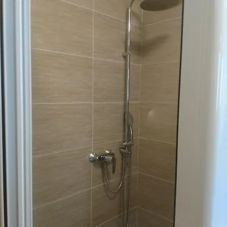 Korkyra Melaina Medvinjak