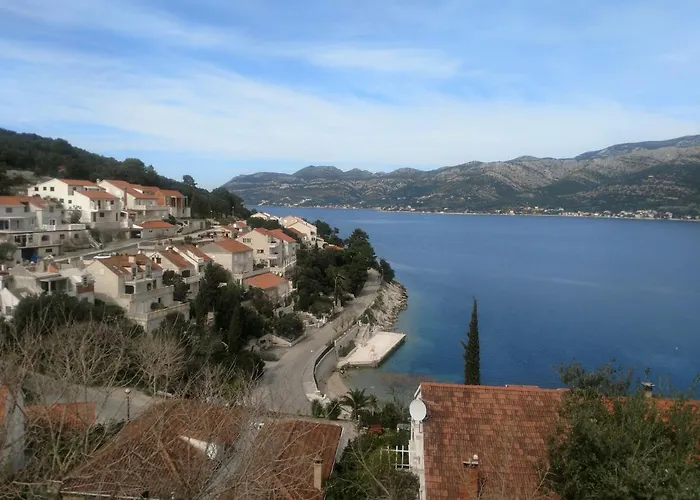 Korkyra Melaina * Medvinjak